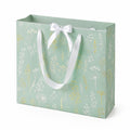 Sacchetto regalo 30 x 12 x 25 cm in carta verde salvia con manici in nastro e motivo floreale